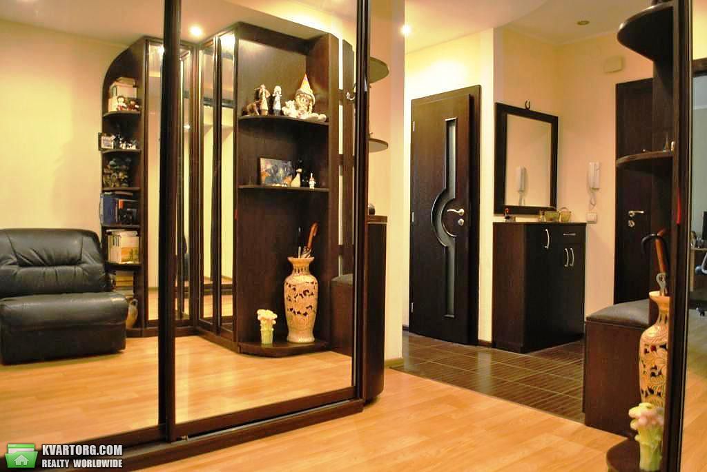 Rent out 2-room apartment. Киев,  Гончара — photo 1