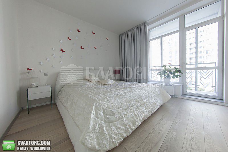 Rent out 2-room apartment. Киев, Драгомирова ул. — photo 4