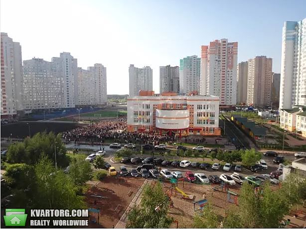 Rent out 2-room apartment. Киев,  Бажана — photo 8