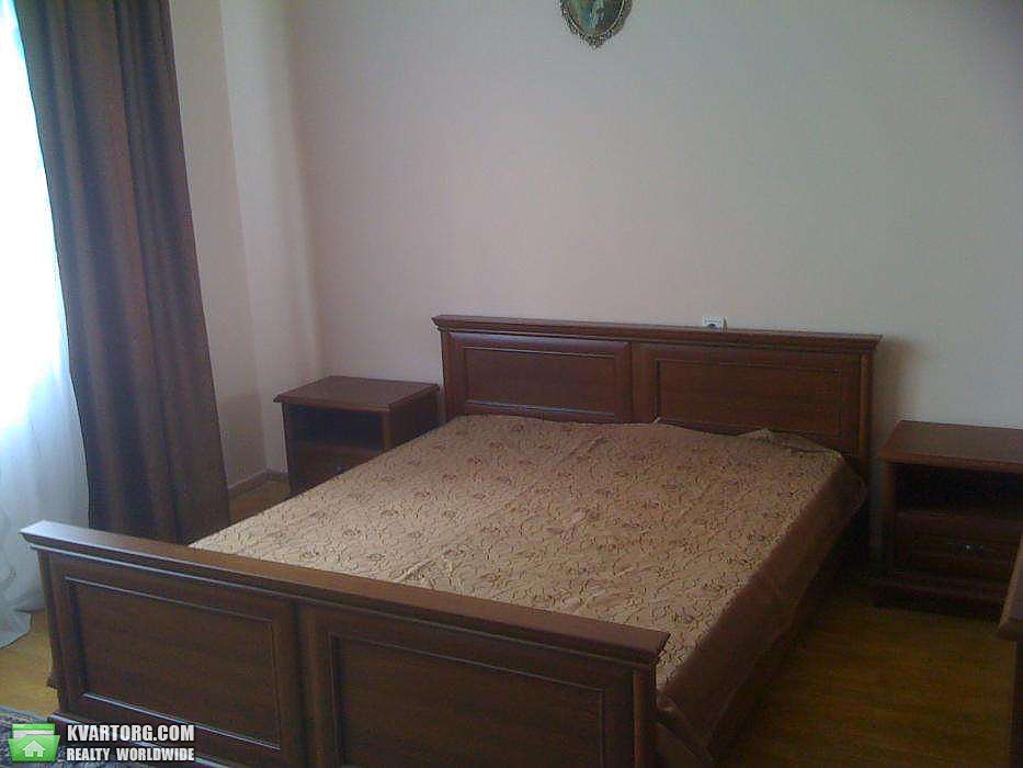 Rent out 3-room apartment. Киев,  Амосова — photo 5
