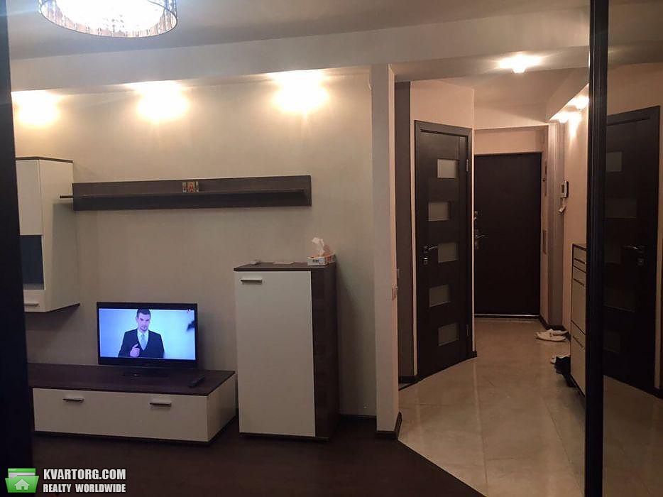 Rent out 2-room apartment. Киев,  Барбюса — photo 3