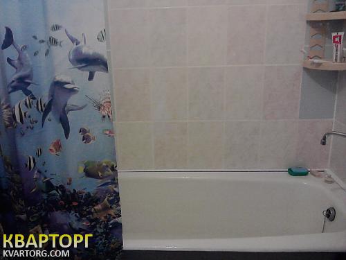 Rent out 2-room apartment. Киев,  Ужвий — photo 3