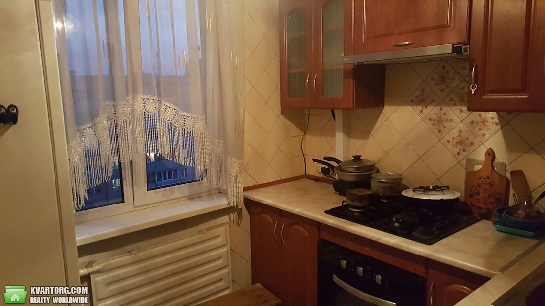 Rent out 2-room apartment. Киев,  Курнатовского — photo 3