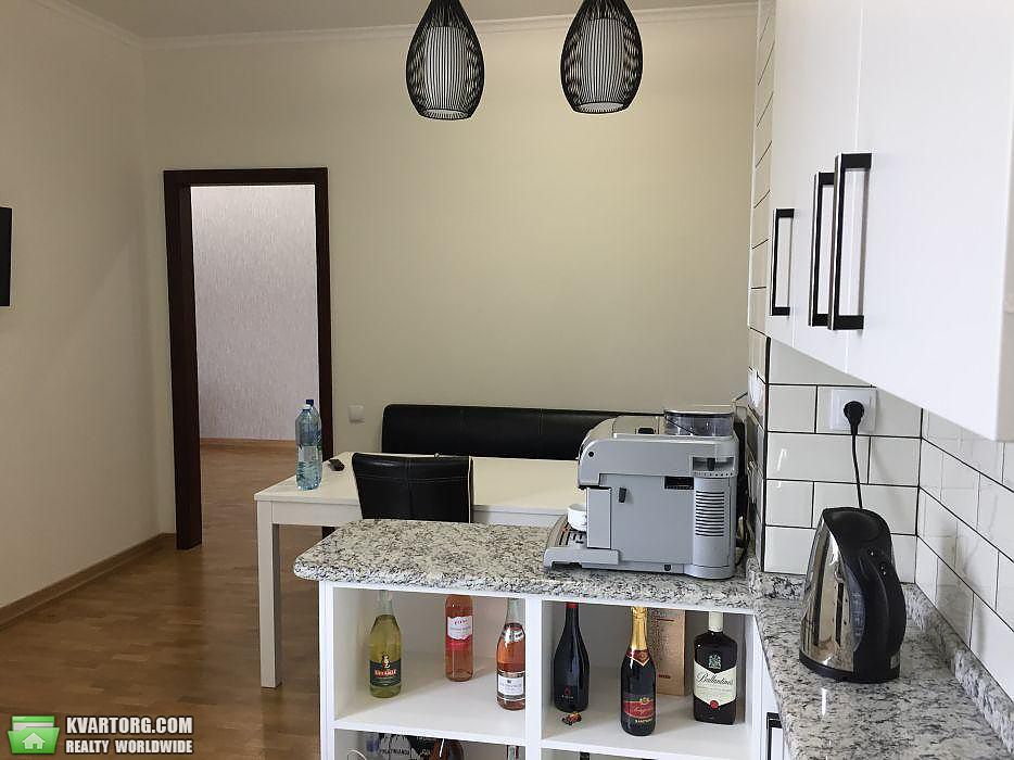 Rent out 3-room apartment. Киев,  Черногорская — photo 7