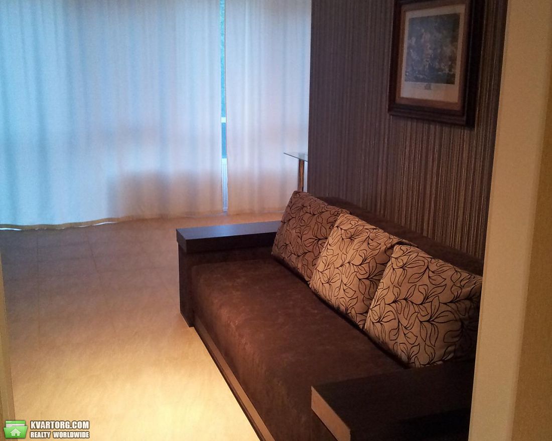 Rent out 2-room apartment. Киев,  Ямская — photo 3