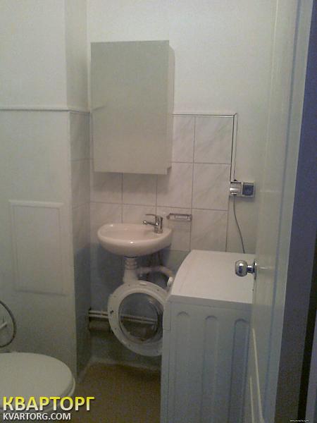 Rent out 1-room apartment. Киев, Пчелки Елены ул. — photo 7