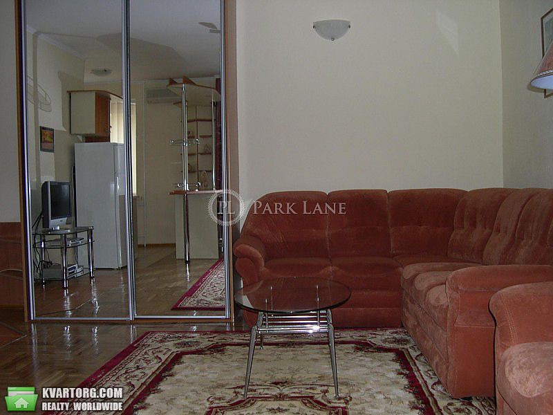 Rent out 2-room apartment. Киев,  Малая Житомирская — photo 2
