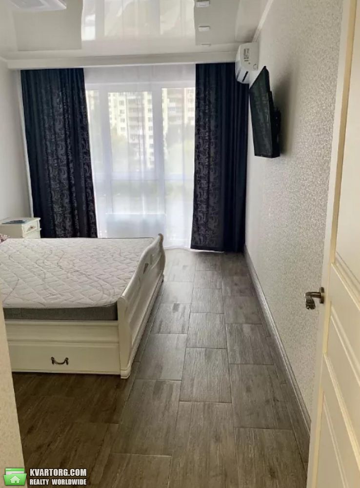 Rent out 3-room apartment. Киев,  Липковского — photo 8