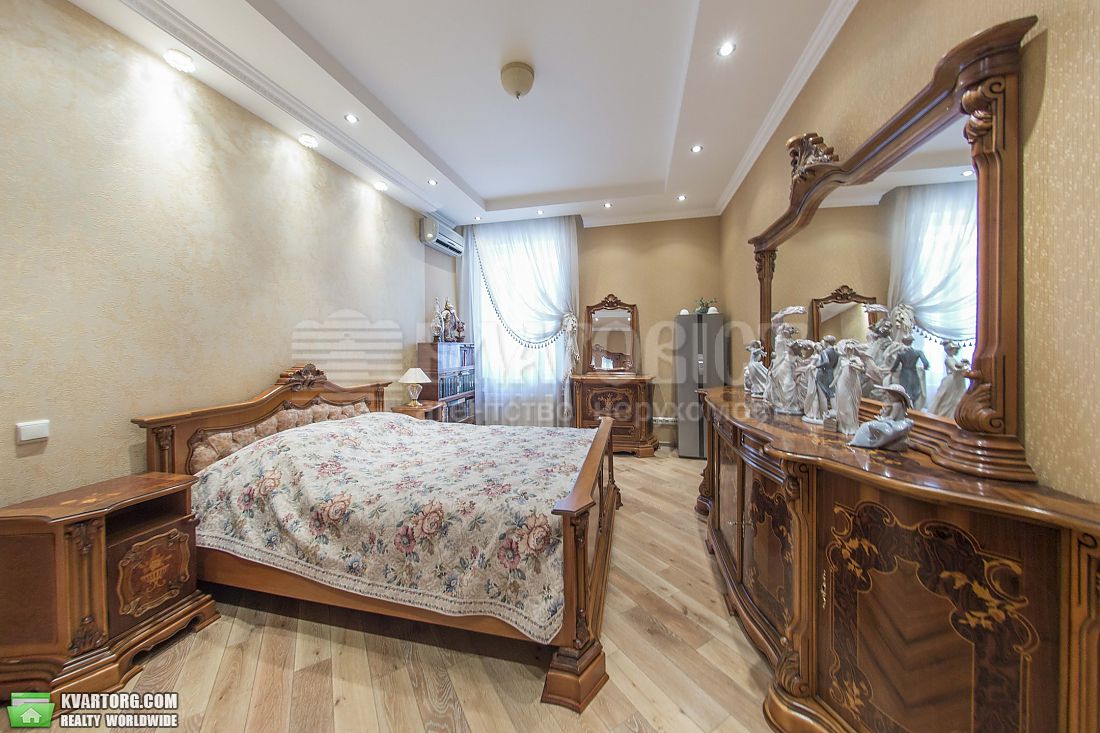 Rent out 4-room apartment. Киев,  Лабораторный пер — photo 10