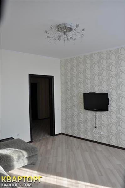 Rent out 2-room apartment. Киев, Днепровская набережная — photo 1