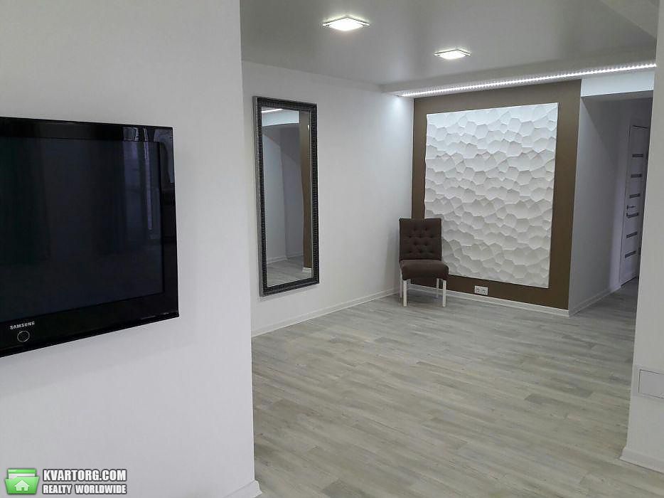Rent out 3-room apartment. Киев,  Княжий Затон — photo 3