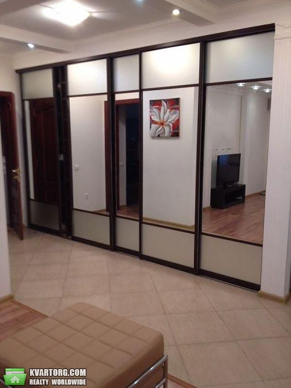 Rent out 3-room apartment. Киев,  Урловская — photo 10