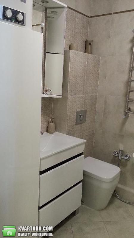 Rent out 2-room apartment. Киев, сикорского — photo 10