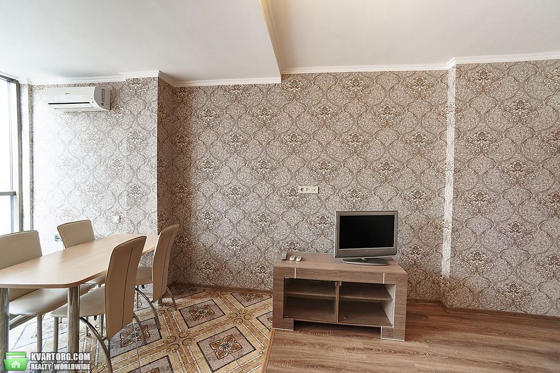 Rent out 2-room apartment. Киев,  Островского — photo 3