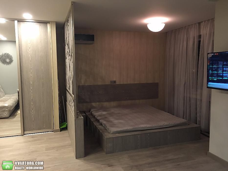 Rent out 1-room apartment. Киев,  Комбинатная — photo 3