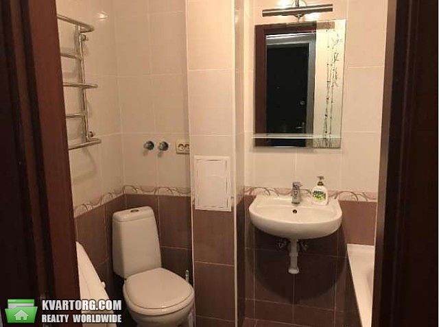 Rent out 2-room apartment. Киев,  Героев Обороны — photo 3
