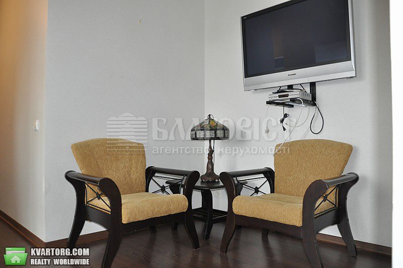 Rent out 2-room apartment. Киев,  Межигорская — photo 3