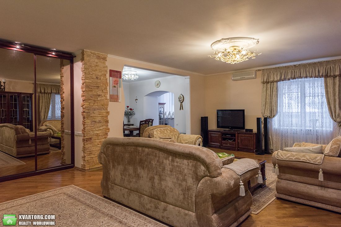 Rent out 3-room apartment. Киев,  Вузовская — photo 4