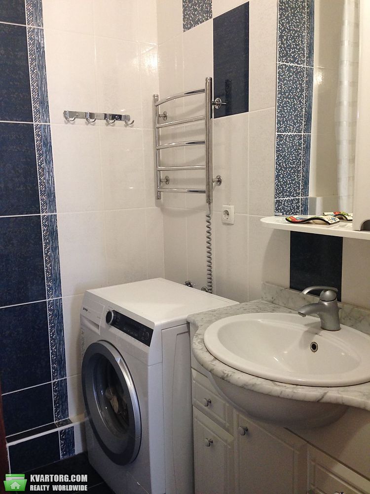 Rent out 2-room apartment. Киев,  Урловская — photo 8