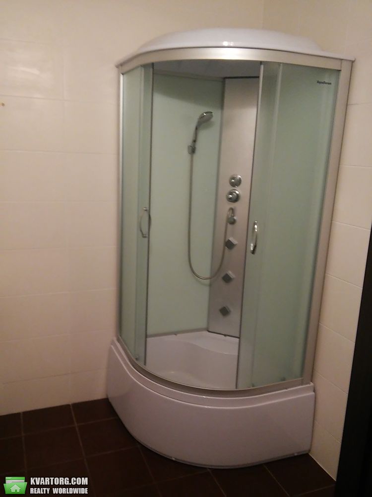 Rent out 1-room apartment. Киев,  Бударина — photo 9