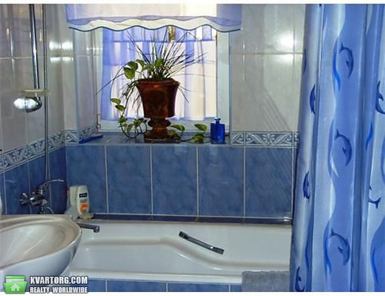 Rent out 2-room apartment. Киев,  Богдана Хмельницкого — photo 8