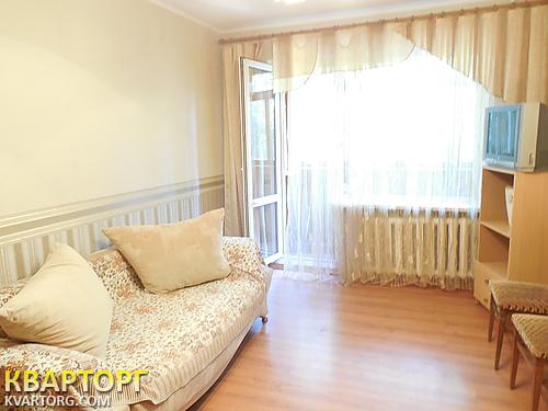 Sell 2-room apartment. Киев, Воссоединения пр — photo 1