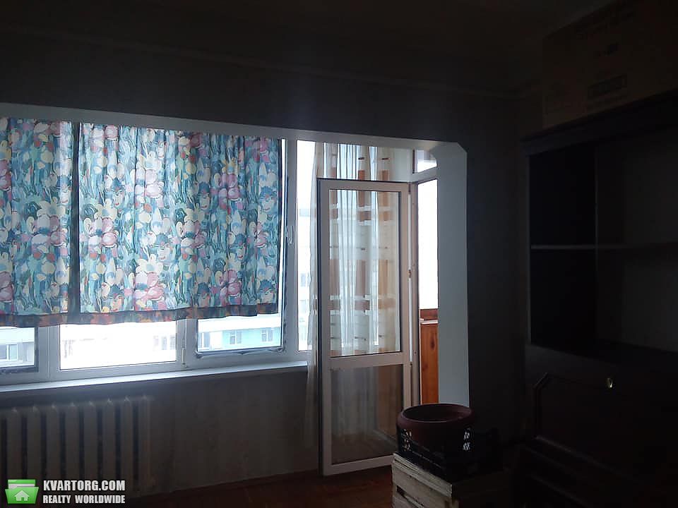 Rent out 2-room apartment. Киев, Энтузиастов ул. — photo 9