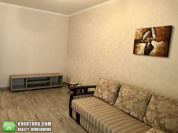 Rent out 2-room apartment. Киев,  Урловская — photo 5