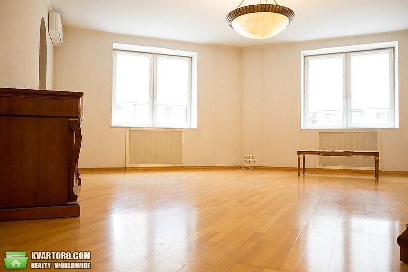 Sell 4-room apartment. Киев,  Тургеневская — photo 1