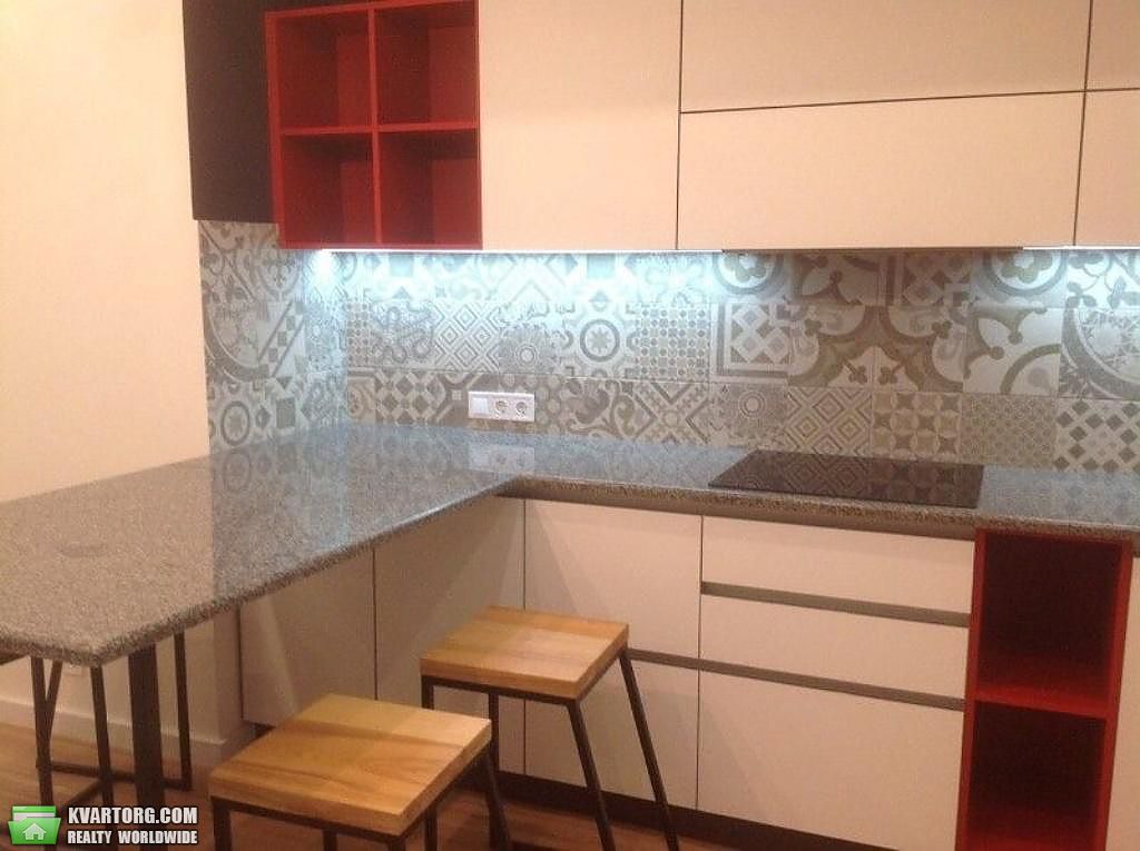 Rent out 2-room apartment. Киев,  Жилянская — photo 2