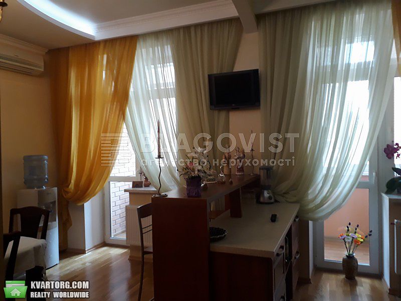 Rent out 3-room apartment. Киев,  Щорса — photo 9