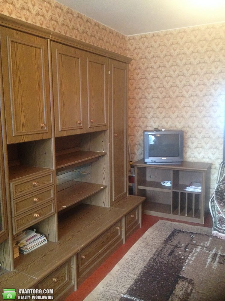 Rent out 2-room apartment. Киев,  Харьковское шоссе — photo 2