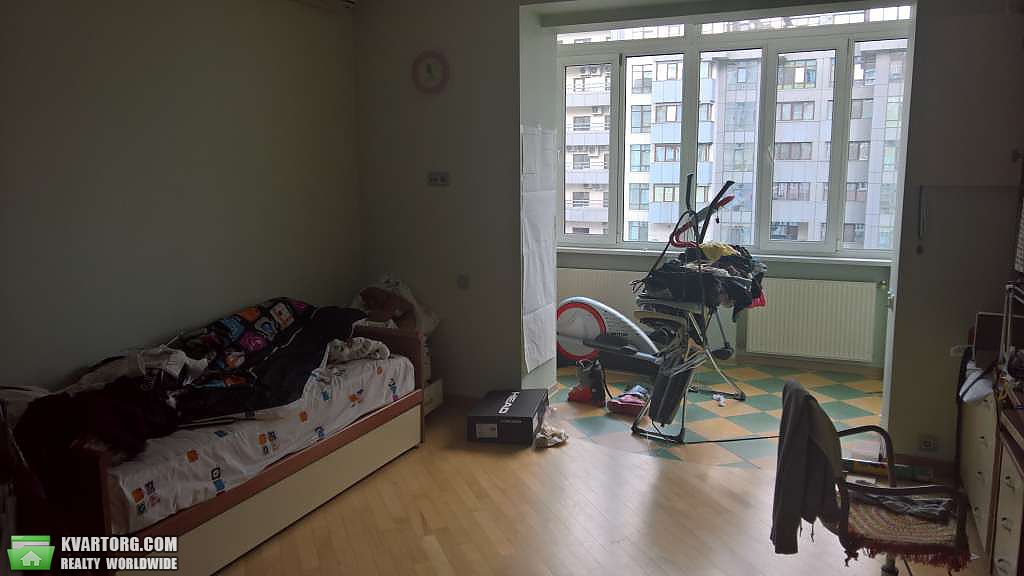 Sell 4-room apartment. Киев,  Драгомирова — photo 8