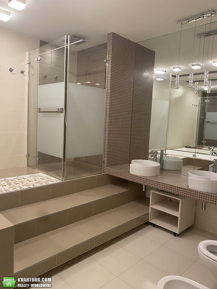 Rent out 3-room apartment. Киев, Драгомирова — photo 9
