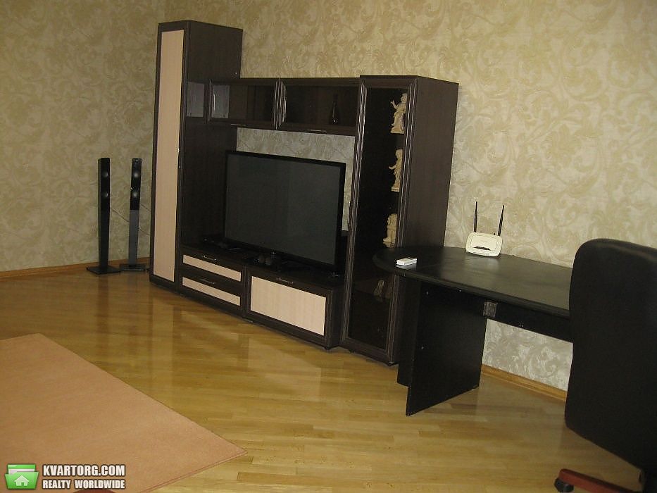 Rent out 2-room apartment. Киев,  Днепровская наб — photo 8