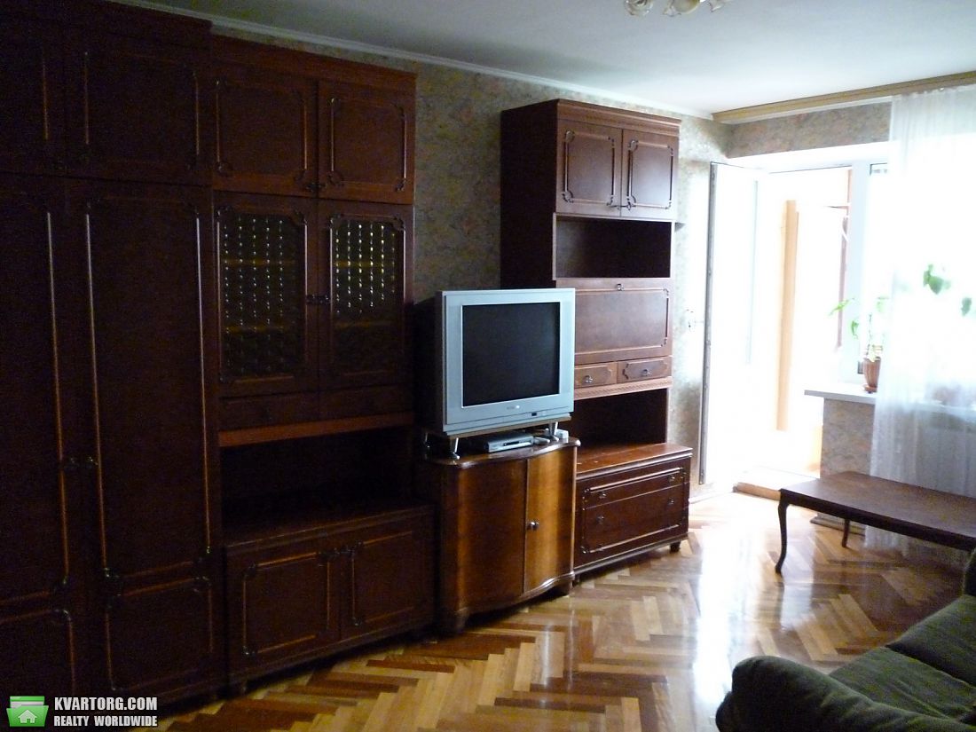 Rent out 2-room apartment. Киев, Мельникова — photo 2