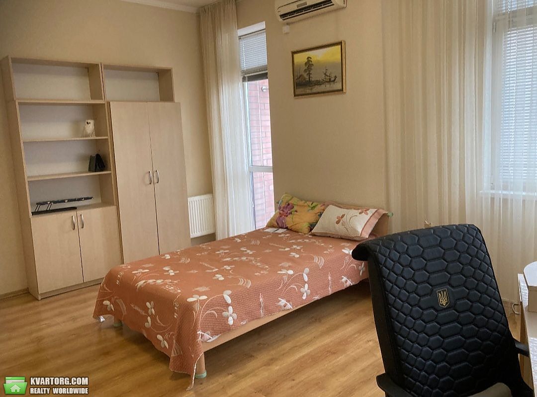 Rent out 3-room apartment. Киев, Коновальця — photo 8