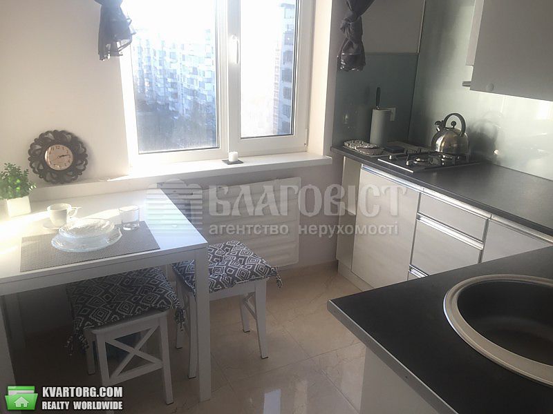 Rent out 2-room apartment. Киев,  Луначарского — photo 3