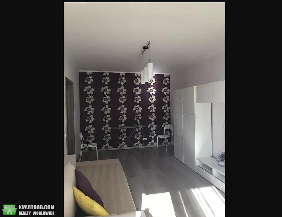 Rent out 2-room apartment. Киев,  Урловская — photo 3