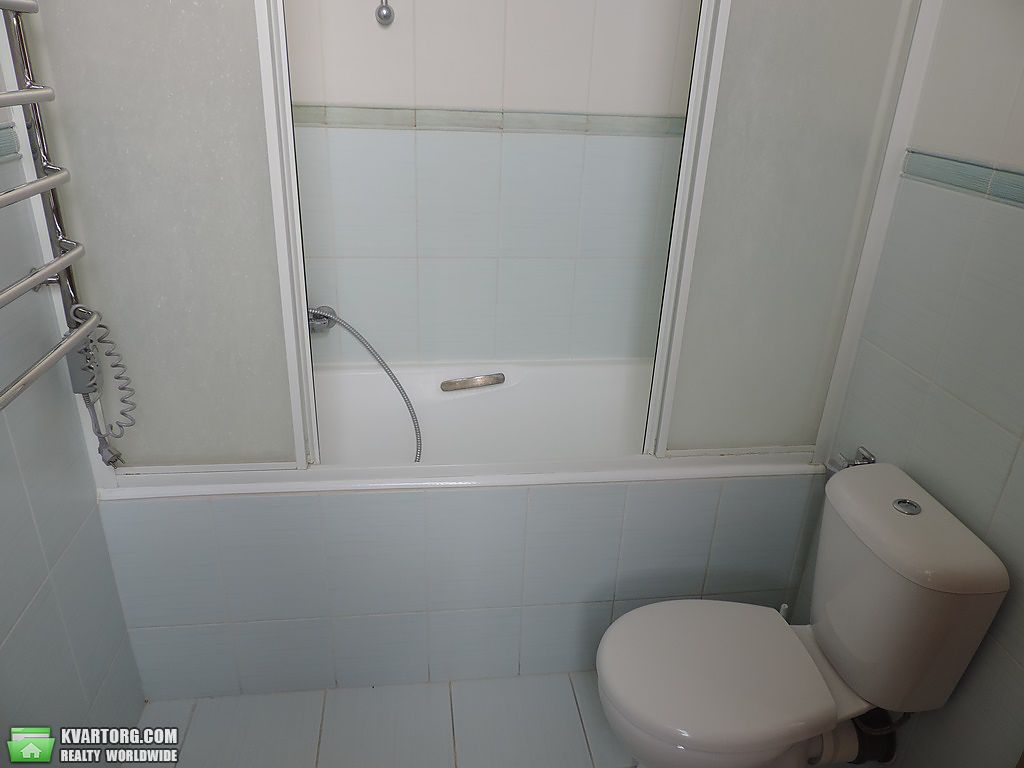Rent out 3-room apartment. Киев,  Шелковичная — photo 10