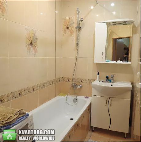 Rent out 2-room apartment. Киев,  Урловская — photo 3