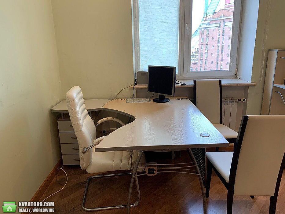 Rent out 3-room apartment. Киев,  Черновола — photo 8