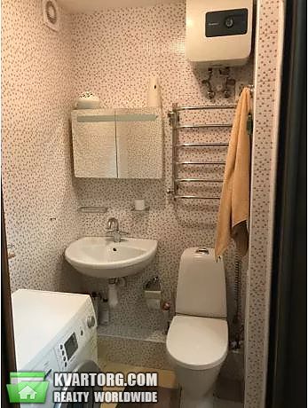 Rent out 2-room apartment. Киев,  Волгоградская — photo 1