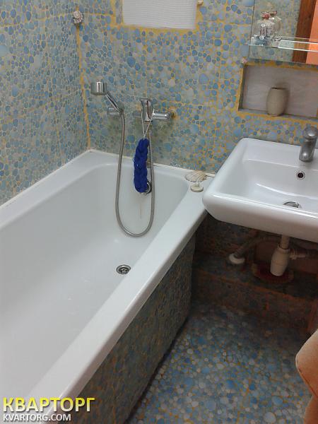 Rent out 2-room apartment. Киев, Полярная — photo 3