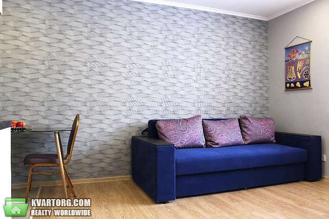 Rent out 1-room apartment. Киев,  Лебединская — photo 2