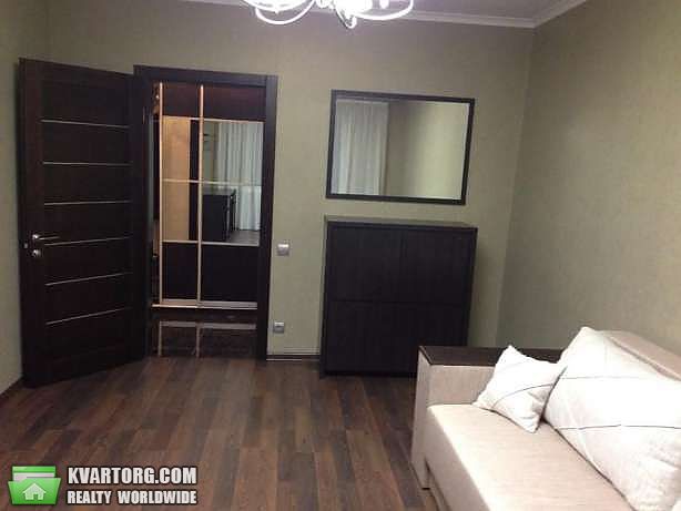 Sell 3-room apartment. Киев,  Урловская — photo 1