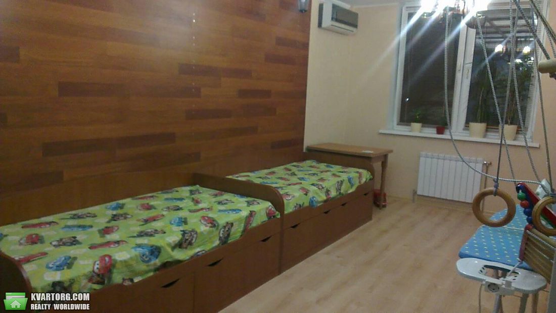 Rent out 2-room apartment. Киев,  Чавдар — photo 10