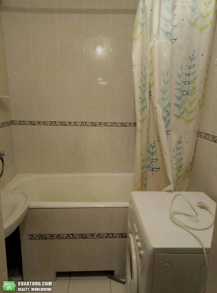 Rent out 2-room apartment. Киев, Лисковская — photo 9