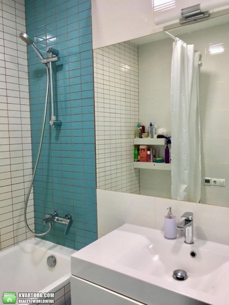 Rent out 3-room apartment. Киев, Данченко — photo 9