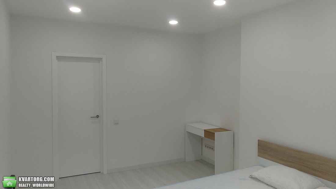 Rent out 2-room apartment. Киев,  Белорусская — photo 3